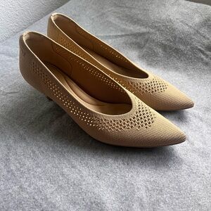 Vivaia Pointed-Toe Kitten Heels Size EUR 41 Size 10.5